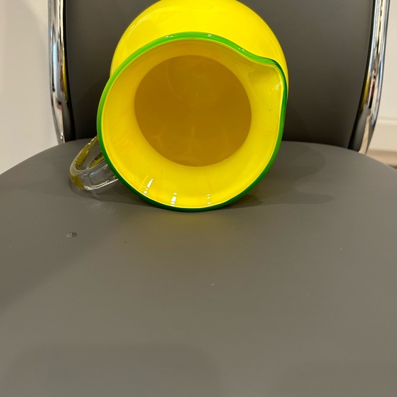 Vintage Vibrant Yellow Beverage Pitcher 7 1/4” H w/an Opening Diam. of 5 1/4”. - Picture 7 of 8